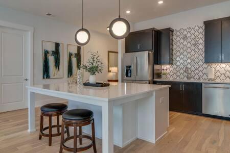 The Briar - Luxurious Condo Near Vanderbilt, 내슈빌 외부 사진